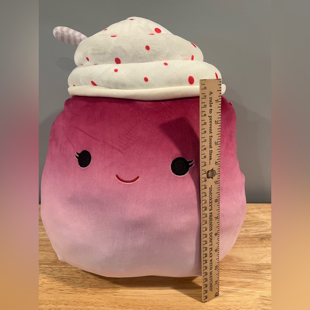 Squishmallow Cinnamon The Frozen Yogurt